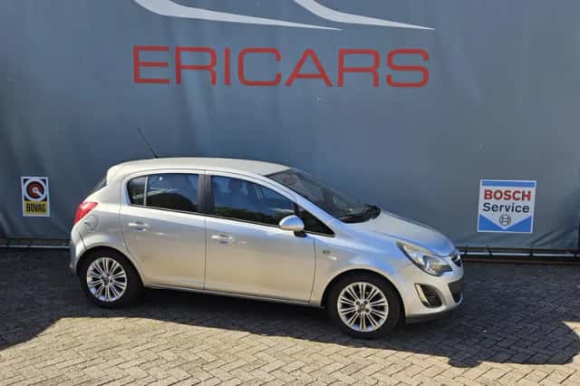 Opel Corsa (2012) thumbnail 3