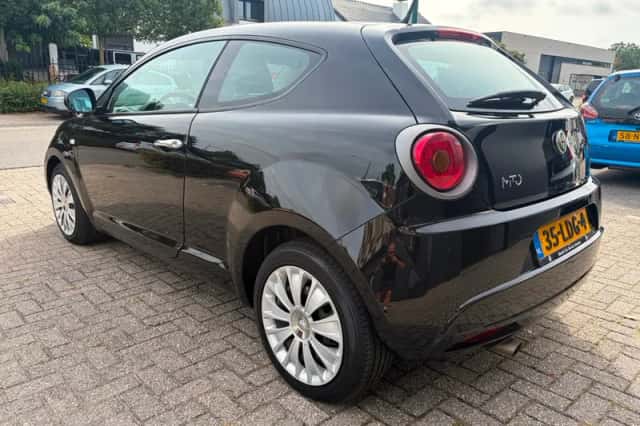 Alfa Romeo Mito (2010) thumbnail 2