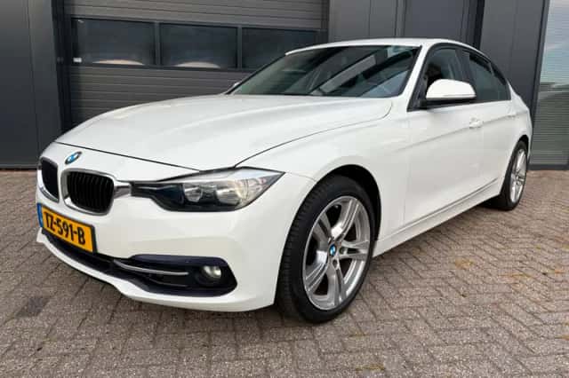 BMW 3-Serie (2015) thumbnail 1