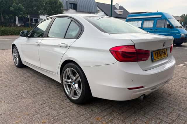 BMW 3-Serie (2015) thumbnail 2
