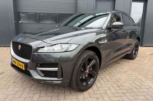 Jaguar F-Pace (2017) thumbnail 1