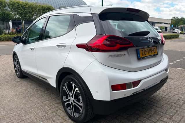 Opel Ampera-e (2019) thumbnail 2
