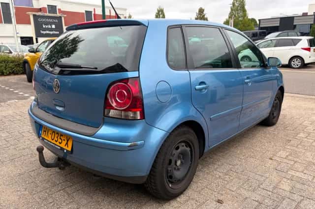 Volkswagen Polo (2007) thumbnail 3