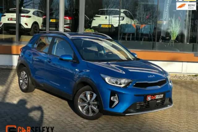 Kia Stonic (2023) thumbnail 1