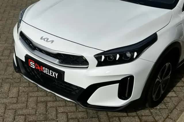 Kia XCeed (2024) thumbnail 3
