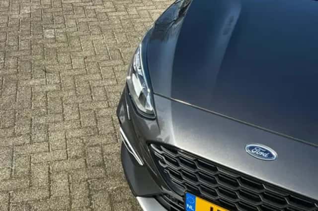 Ford Focus (2022) thumbnail 6