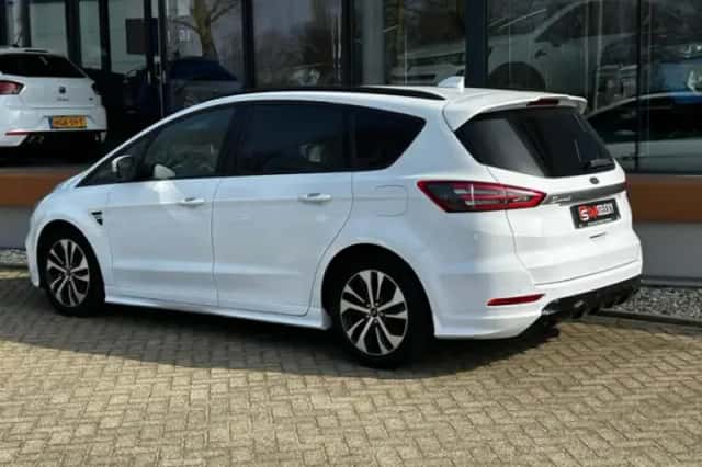 Ford S-Max (2023) thumbnail 3