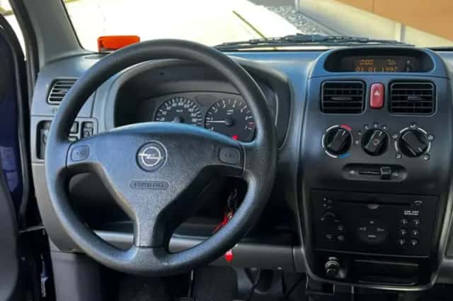 Opel Agila (2001) thumbnail 2