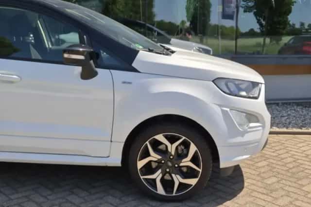 Ford EcoSport (2018) thumbnail 4