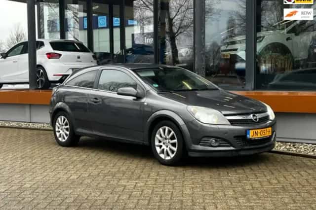 Opel Astra (2009) thumbnail 1