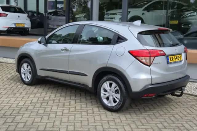 Honda HR-V (2016) thumbnail 3