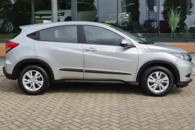 Honda HR-V (2016) thumbnail 4