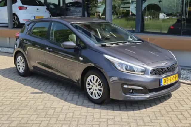 Kia Cee'd (2018) thumbnail 1