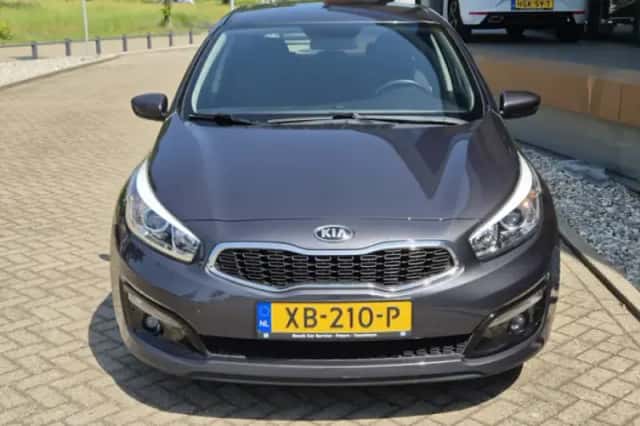 Kia Cee'd (2018) thumbnail 2