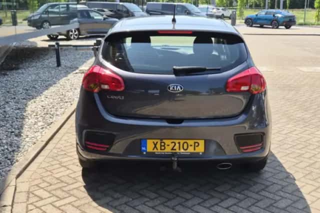 Kia Cee'd (2018) thumbnail 6