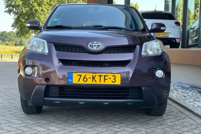 Toyota Urban (2010) thumbnail 5