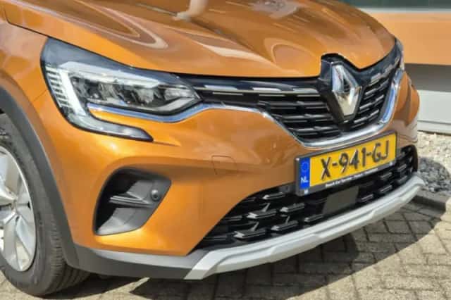 Renault Captur (2020) thumbnail 4