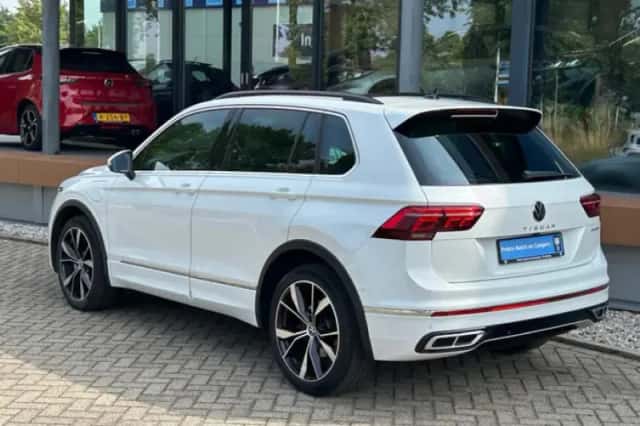 Volkswagen Tiguan (2024) thumbnail 3
