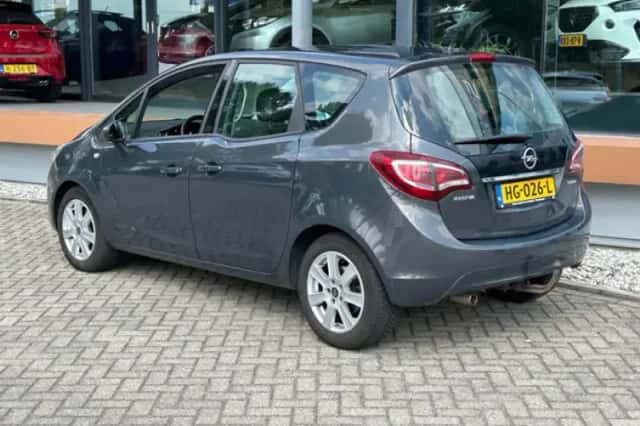Opel Meriva (2015) thumbnail 3