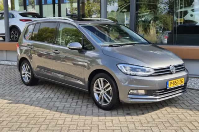 Volkswagen Touran (2018) thumbnail 1