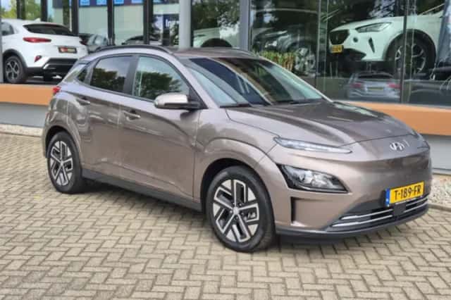 Hyundai Kona (2023) thumbnail 1