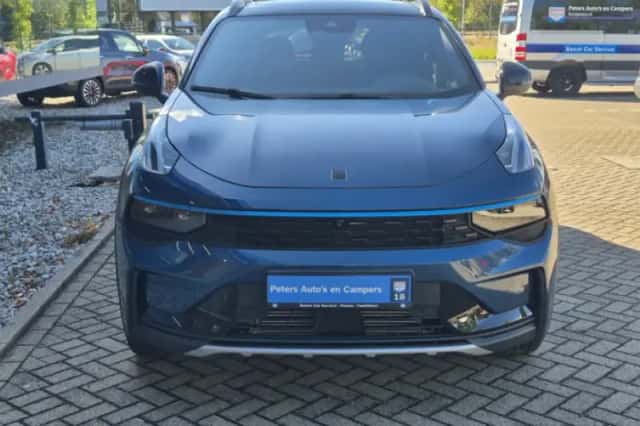 Lynk & Co 01 (2023) thumbnail 2