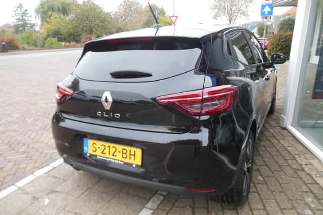 Renault Clio (2023) thumbnail 4
