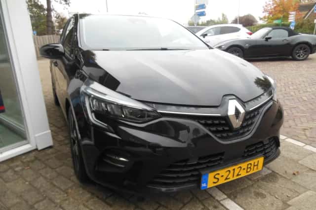 Renault Clio (2023) thumbnail 6