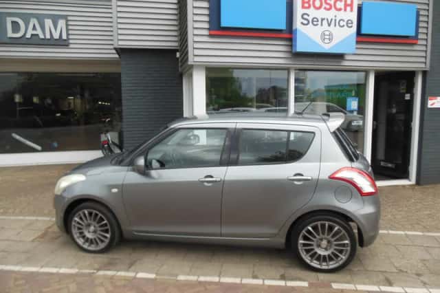 Suzuki Swift (2011) thumbnail 3