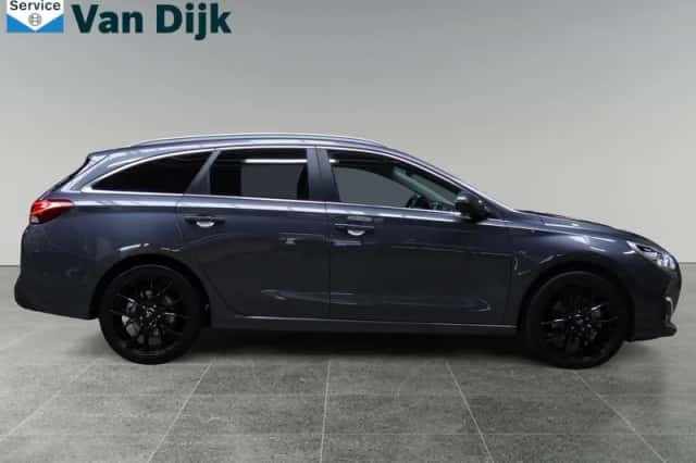 Hyundai i30 (2019) thumbnail 2
