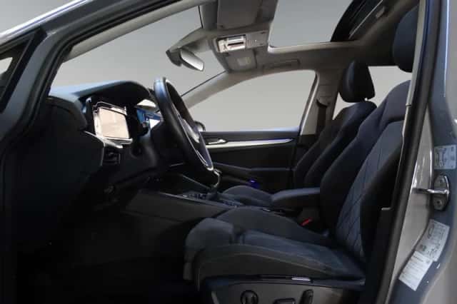 Volkswagen Golf (2020) thumbnail 3