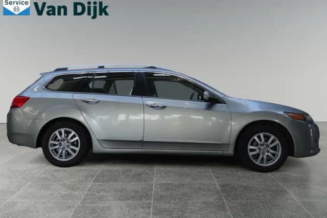 Honda Accord (2009) thumbnail 2