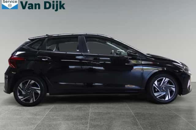 Hyundai i20 (2023) thumbnail 2