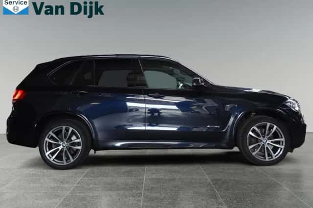 BMW X5 (2015) thumbnail 2