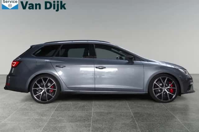 SEAT Leon (2018) thumbnail 2