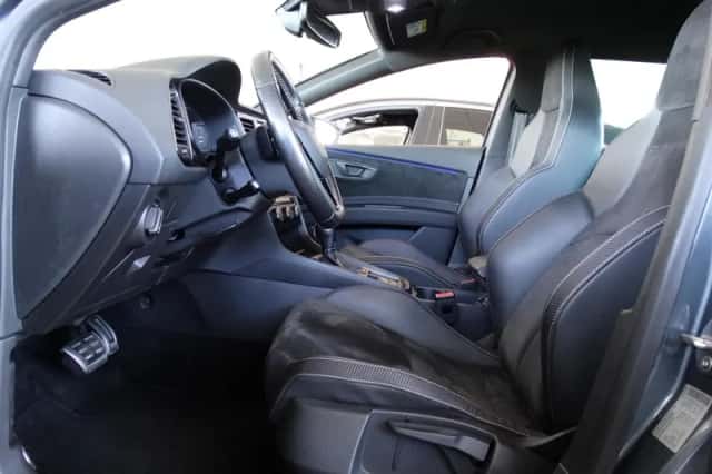 SEAT Leon (2018) thumbnail 3
