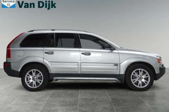 Volvo XC90 (2003) thumbnail 2