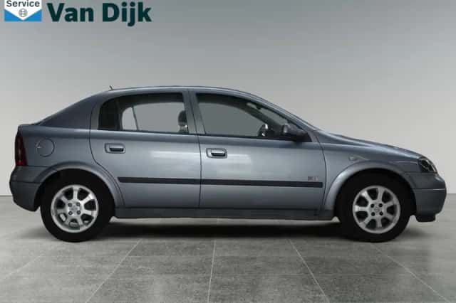 Opel Astra (2003) thumbnail 2