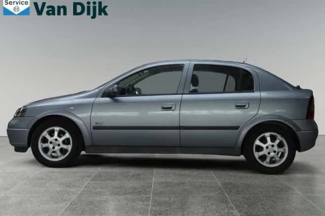 Opel Astra (2003) thumbnail 5