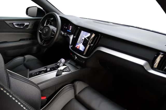 Volvo S60 (2023) thumbnail 3