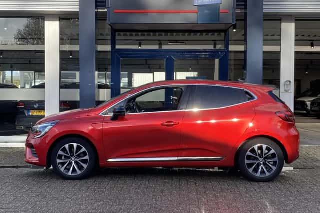 Renault Clio (2023) thumbnail 3