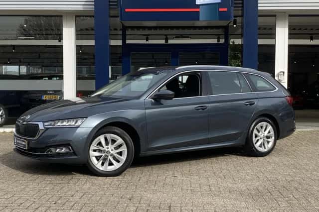 Škoda Octavia (2020) thumbnail 2
