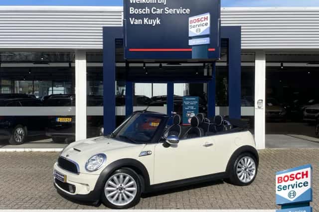 MINI Cabrio (2012) thumbnail 1