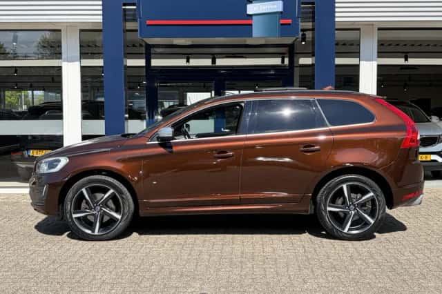 Volvo XC60 (2014) thumbnail 3