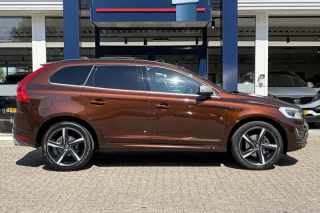 Volvo XC60 (2014) thumbnail 4