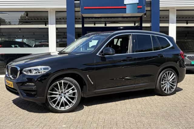 BMW X3 (2021) thumbnail 2