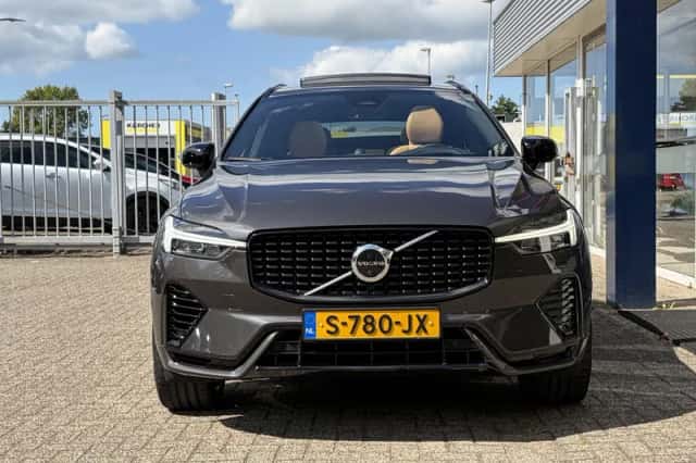 Volvo XC60 (2023) thumbnail 5