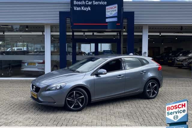 Volvo V40 (2016) thumbnail 1
