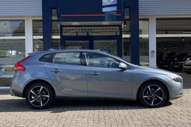 Volvo V40 (2016) thumbnail 5