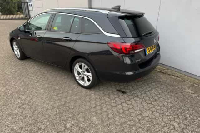 Opel Astra (2016) thumbnail 3